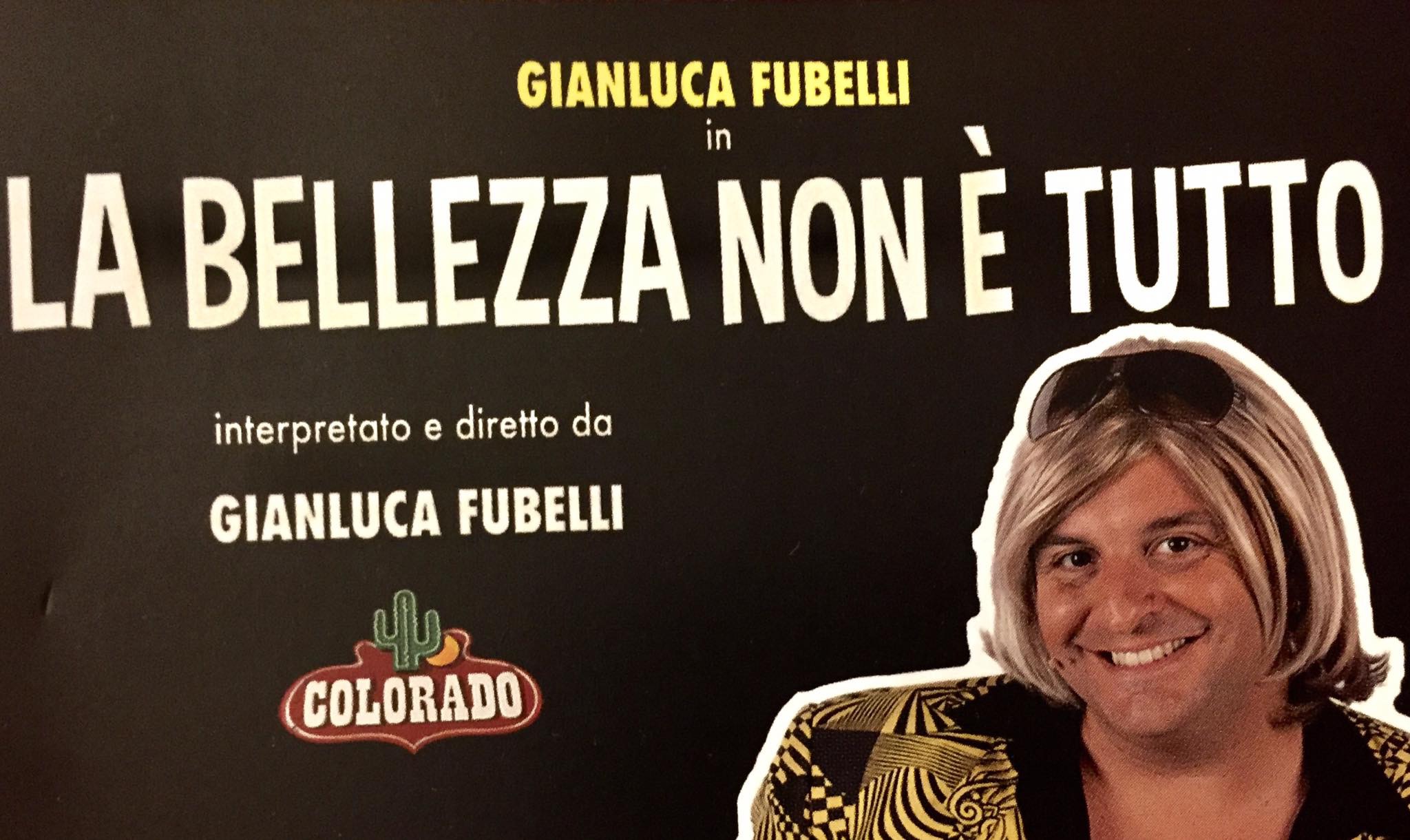 Gianluca Fubelli in La bellezza non è tutto nella sala Massimo Troisi